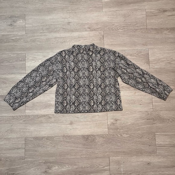 Zara Womens Small Animal Print Snake Skin Long‎ Sleeve Oversized Sweater Top - Picture 1 of 8